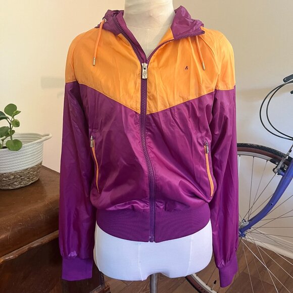 Nike Windrunner - Picture 1 of 6